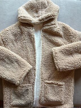 Love Tree Sherpa Hooded Teddy Jacket: Reversible light brown/white size Medium
